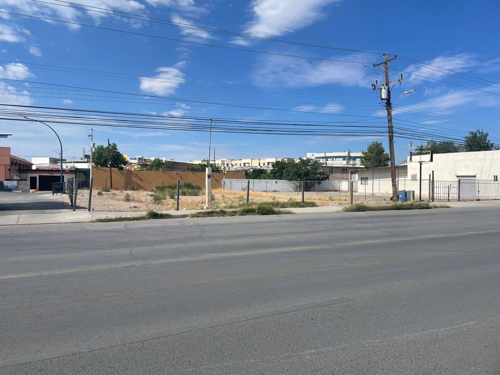 Terreno en Calle Principal · Corredor Urbano